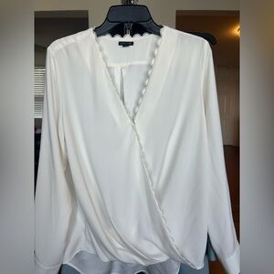 Ann Taylor Elegant White Scalloped Neckline “Wrap”Blouse Size Medium
